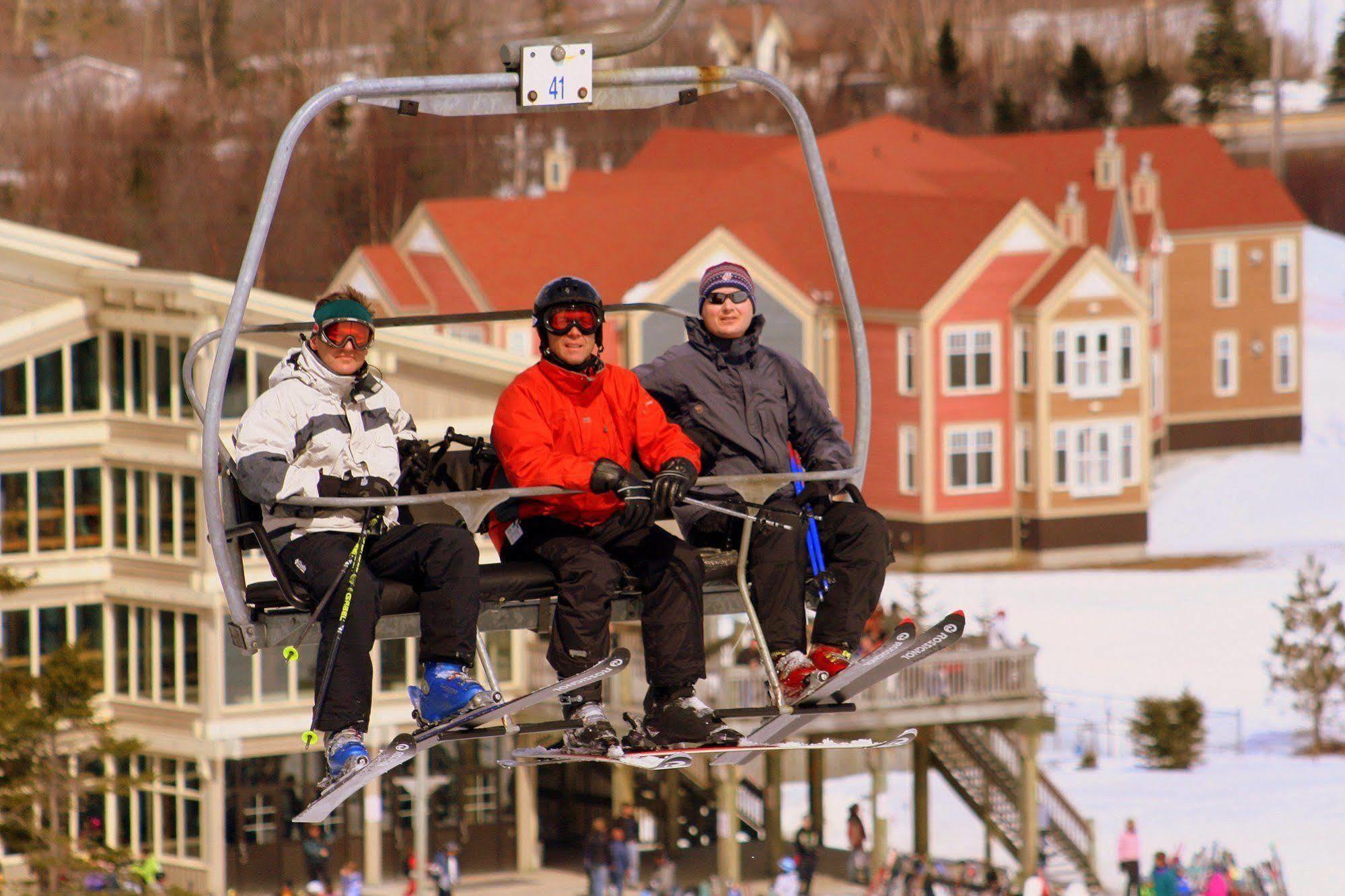 Marblewood Village Resort Steady Brook Eksteriør billede